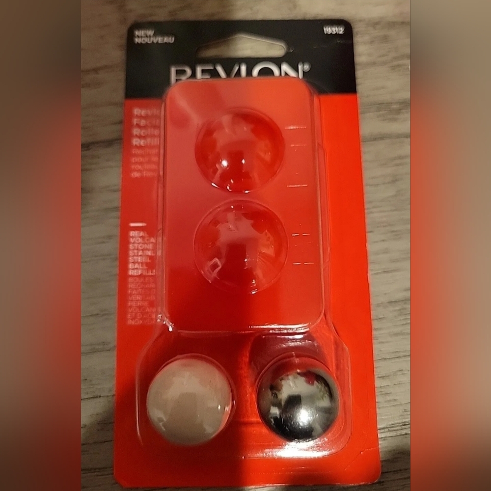 Revlon Volcanic Oil Absorbing Cooling Facial Roller Refill Pack Stone